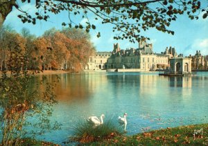 Postcard Couleurs Et Lumiere De France Fontainebleau L'etang Des Carpes Chateau