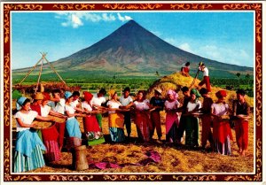 Native Americans in Countryside with Mayon Volcano Philippines Postcard PC70