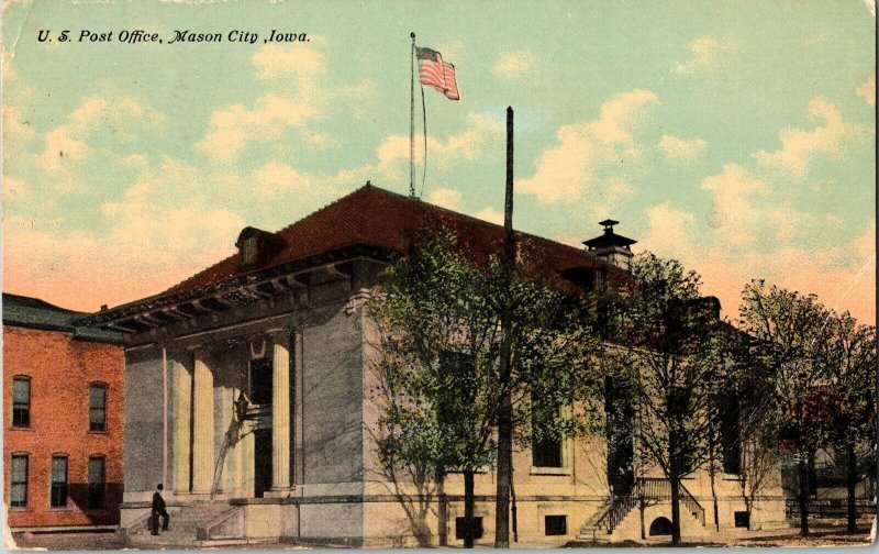 Post Office Mason City Iowa WOb 1c Stamp Cancel Note Postcard Vintage US Flag 