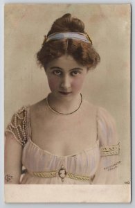 RPPC Beautiful Lina Cavalieri Singer Theatre Actress Portrait Paris Postcard B36