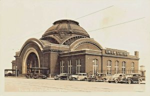 TACOMA WASHINGTON~UNION RAILROAD STATION-OLD AUTOMOBILES-REAL PHOTO POSTCARD 