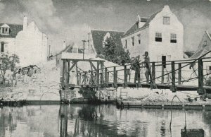 curacao, N.W.I., WILLEMSTAD, Hanging Bridge over Rifwater (1950s) Postcard (2)