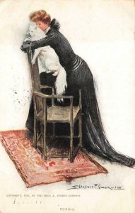 BEAUTIFUL WOMAN GLAMOUR WOMAN CAT UNDERWOOD ARTIST SIGNED POSTCARD 1908