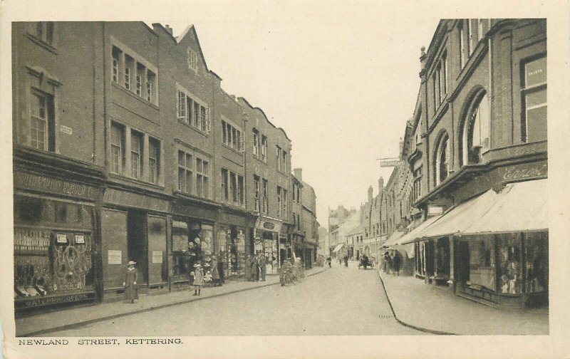 Postcard England Kettering Newwland Street