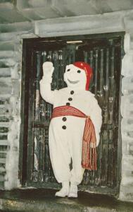 Greeter in Snowman Custume - Invitation to Winter Carnival in Quebec Cities