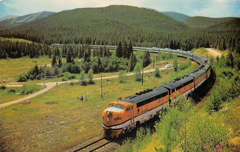 CO, Colorado    VISTA-DOME CALIFORNIA ZEPHYR    Train in the Rockies    Postcard