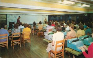 Knoxville Tennessee Business College 1950s Tracy interior Postcard 21-12889