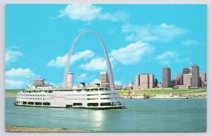 St Louis Missouri~Admiral Excursion Steamer~Gateway Arch~Skyline~1960s Postcard
