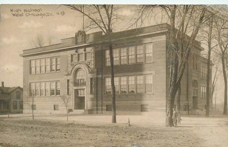 Postcard RPPC Illinois Chicago High School occupation 1925 roadside 23-10003