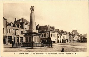 CPA Landivisiau - Le Monument aux Morts et la Place de l'Eglise (1033254)