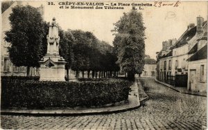 CPA CRÉPY-en-VALOIS - La Place Gambetta et le Monument des Veterans (423499)