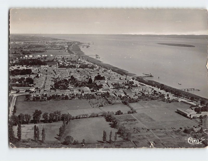 Postcard Vue panoramique aérienne, Pauillac, France