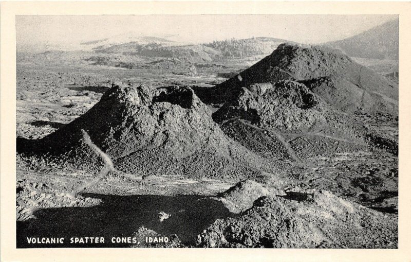 H83/ Volcanic Spatter Cones Arco Idaho Postcard c1940s 52