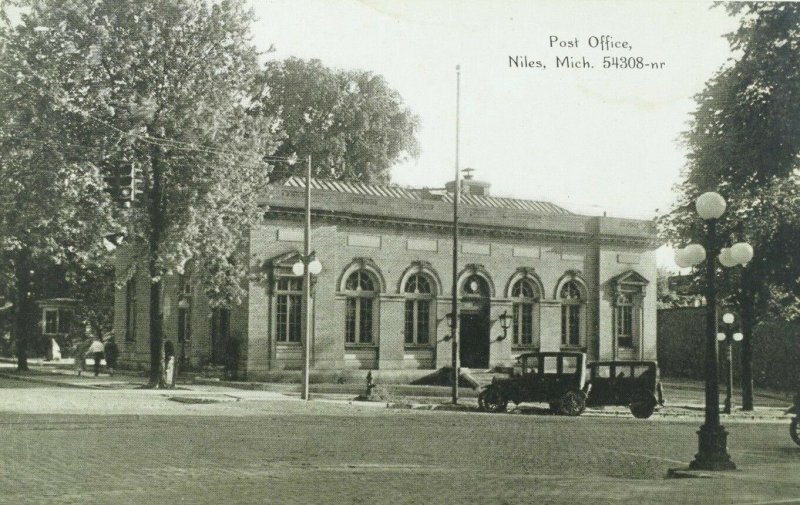 C.1910 Post Office, Niles, Mich. Cars Vintage Postcard F27