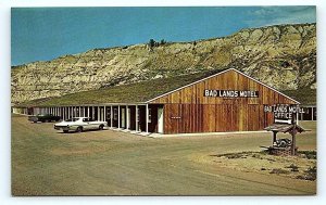 MEDORA, ND North Dakota ~ BAD LANDS MOTEL c1960s Roadside  Postcard