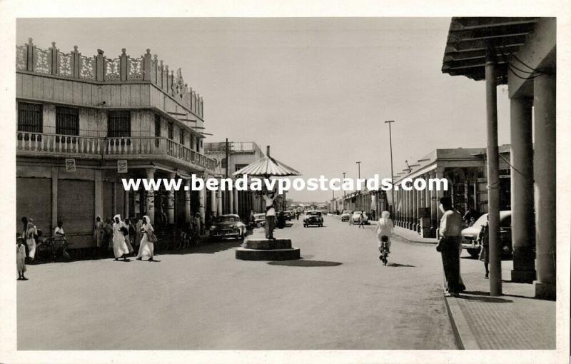 kuwait, New Street, Police Traffic Officer, Cars (1950s) RPPC