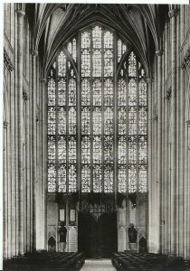 Hampshire Postcard - Winchester Cathedral - The West Window - Real Photo  AB311