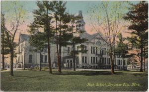 c1910 TRAVERSE CITY Michigan Mich Postcard HIGH SCHOOL