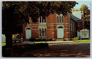 New Lexington Ohio~Methodist Church Bldg Street View @ Park Ave~Vintage Postcard