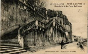 CPA Le Gard Illustré PONT-St-ESPRIT Escaliers de la Place St-PIERRE (459177)