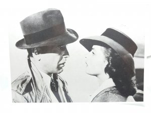 Humphrey Bogart and Ingrid Bergman in Casablanca 1943 Vintage Retro Postcard