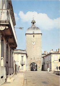 BG5604  cadillac gironde la porte de l horloge   france