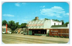 FAYETTEVILLE, TN ~  TERRACE MOTEL & Restaurant c1950s Lincoln County Postcard