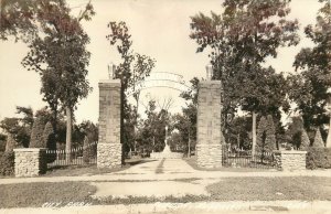 RPPC Postcard Entrance Gate Legion Memorial Park Auburn NE C-124 Nemaha Co
