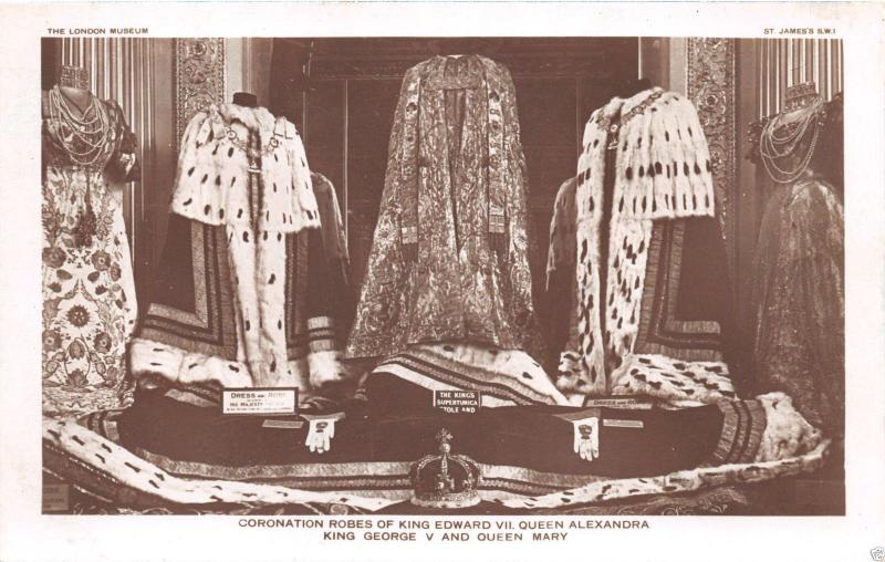 LONDON MUSEUM UK KING EDWARD VII GEORGE V QUEEN MARY CORONATION ROBES POSTCARD 