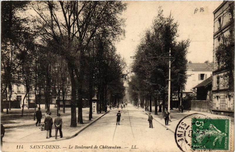 CPA Saint-Denis - Le Boulevard de Cháteaudun (740416)