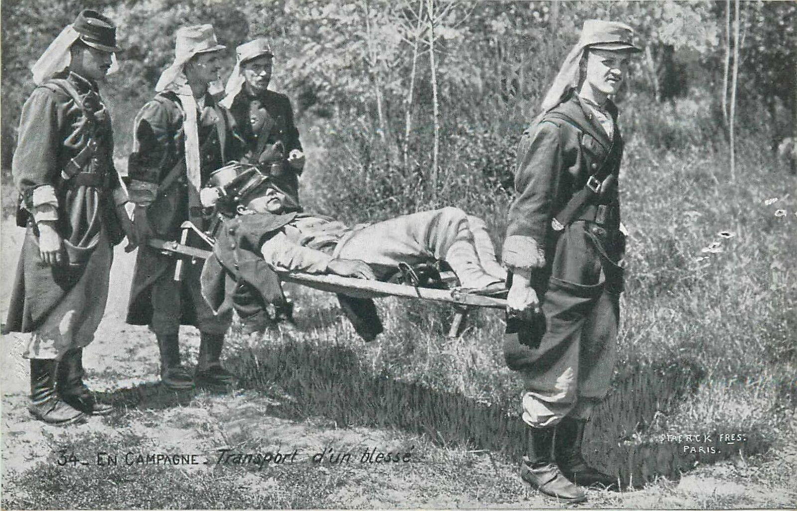 Postcard World War 1 military sanitary nurse RED CROSS wounded