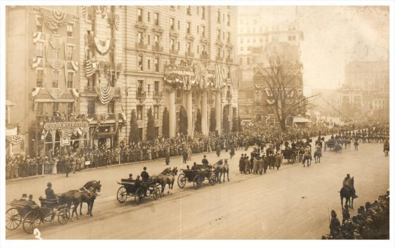 21875   President Taft  1909 Inauguration  Parade  passing Goldenstroth´s Ba...