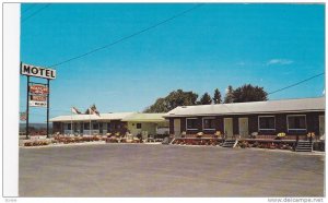 Exterior,  Roadside Motel,  Fredericton,  New Brunswick,   Canada,  40-60s