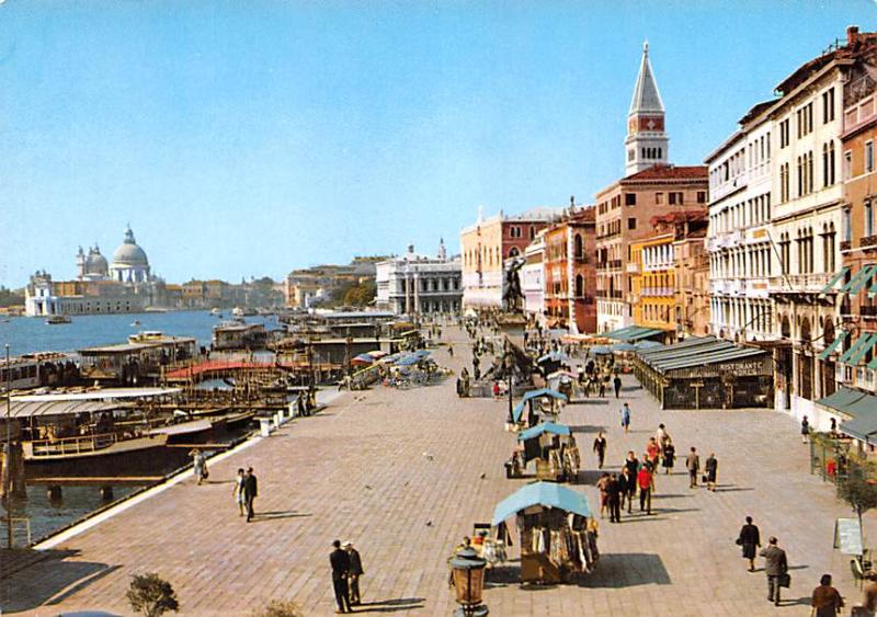 Schiavoni shore & Church of St Maria della Salute - Venezia