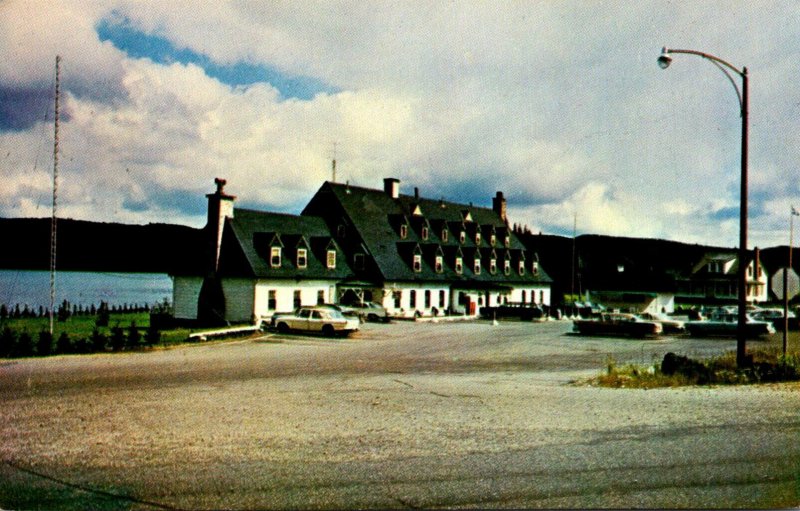 Canada Quebec Chasse et de la Peche Hotel du Gouvernement