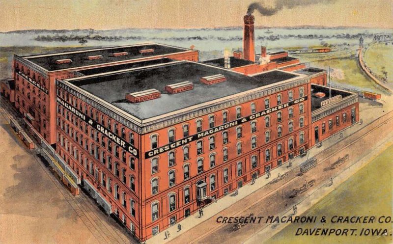 Davenport iowa Crescent Macaroni and Cracker Co Factory Vintage Postcard AA59498