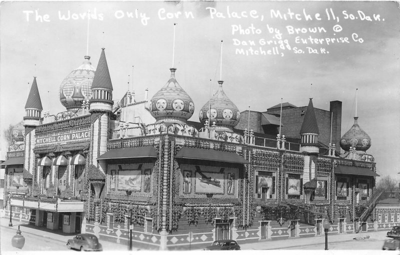 H84/ South Dakota Postcard RPPC c1940 Mitchell Corn Palace 143