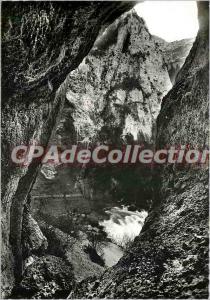 Postcard Modern Fontaine de Vaucluse (Vaucluse) The source of high water Suga...