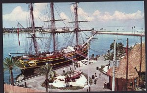 Florida ST. PETERSBURG MGM's Famous Bounty at the Municipal Pier - Chrome