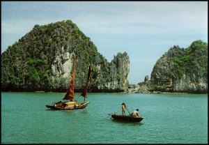 Vietnam Post card - Landscape of the Ha Long bay (4), unused