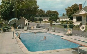 Washington Olympia Holly Motel 1962 Mood Swimming Pool Postcard 22-6854