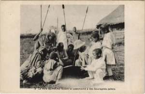 PC MISSIONARIES PERE BERNARD FAISANT LE CATHECISME ETHIOPIA (a28161)