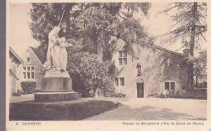 France Domremy Maison de Ste Jeanne d'Arc et statue de Mercie