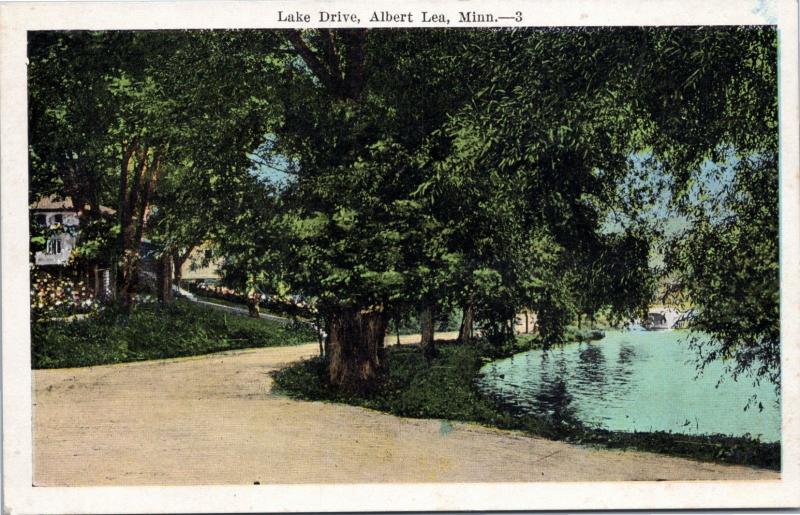 Lake Drive, Albert Lea, Minnesota Scenic postcard