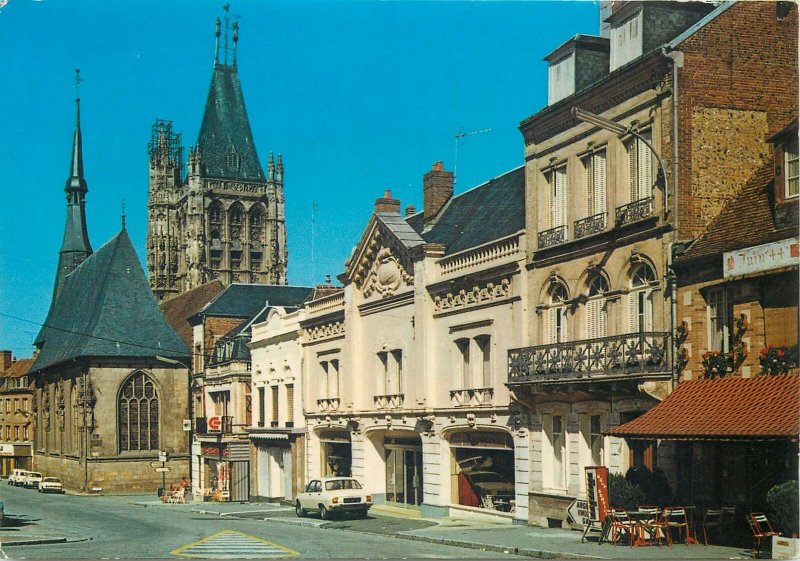 Postcard France L'aigle L'eglise saint martin street city church