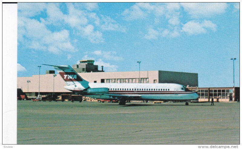 Airplane at Airport , DAYTON , Ohio , 50-60s