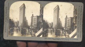 REAL PHOTO NEW YORK CITY NY THE FLAT IRON BUILDING STEREOVIEW CARD