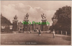 Middlesex Postcard - Hampton Court Palace, The Trophy Gates  RS36221