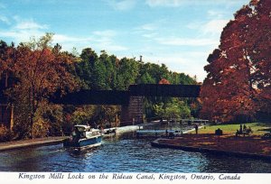 VINTAGE CONTINENTAL SIZE POSTCARD KINGSTON MILLS LOCKS ON RIDEAU CANAL CANADA