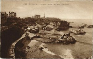 CPA BIARRITZ - L'Atalaye et le Port des Pecheurs (126845)